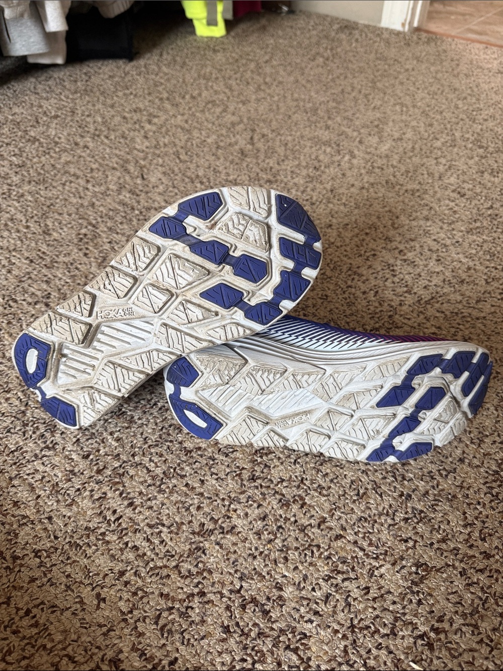 HOKA Rincon Women's Running Shoes - Purple/Pink Gradient - Picture 4 of 5
